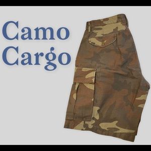 Levi’s Carrier Cargo Shorts - NWT